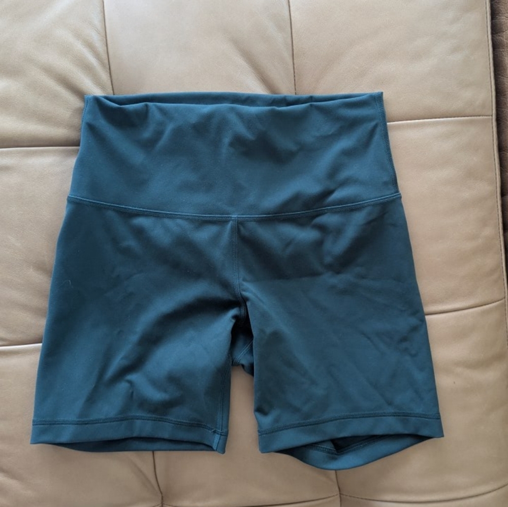 Lululemon Wunder Train High-Rise Short 6"